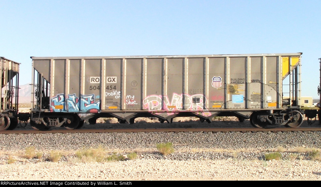 WB Unit Loaded Hooper Frt at Erie NV W-MdTrnSlv-Pshrs -137